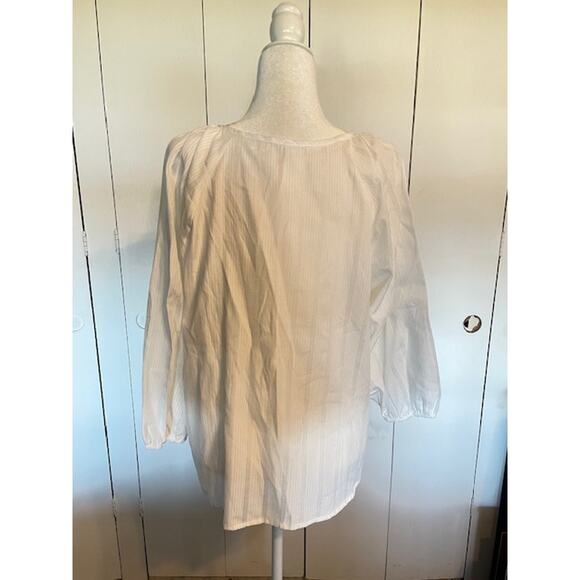 Forgotton Grace Women Size XL White Scoop Neck Button-Front Blouse - Picture 3 of 4